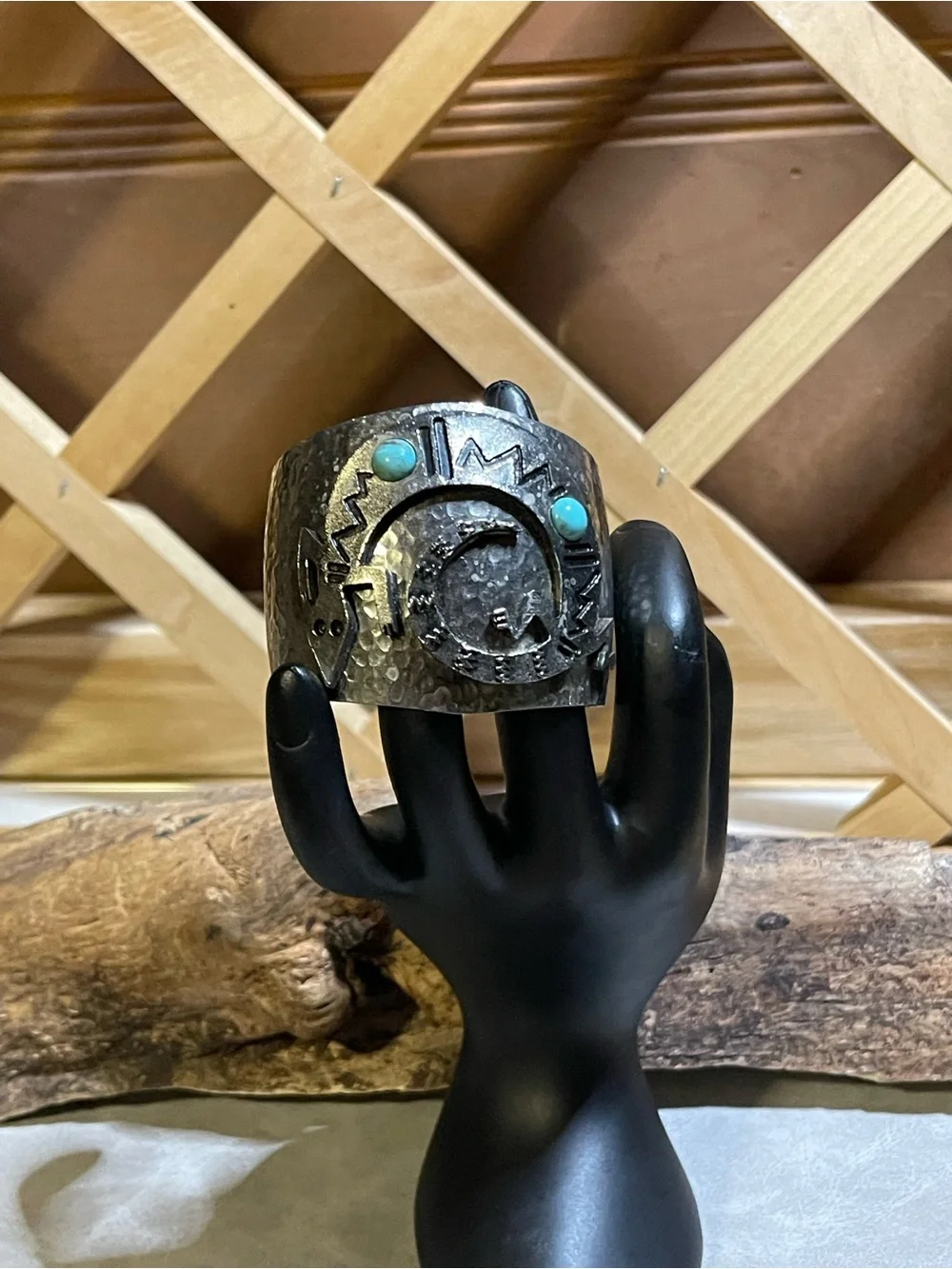 50g Handcrafted Southwest- Style Gecko Motif Wide Cuff Bracelet